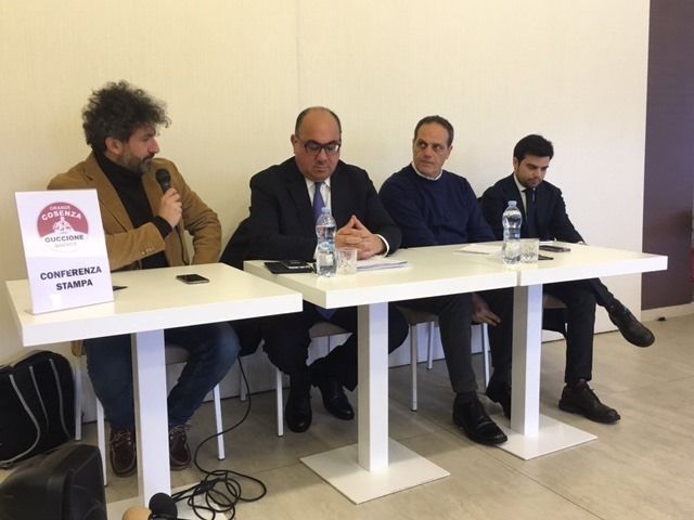 «Occhiuto dica chi paga i suoi delatori»