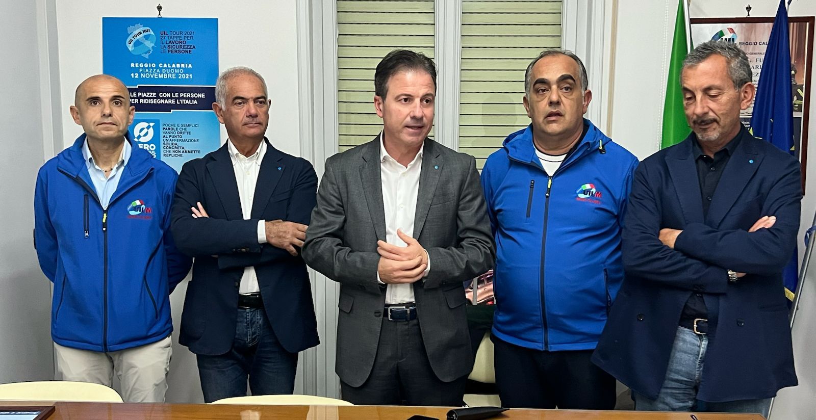 Auto incendiata a un rappresentante Uil alla Hitachi di Reggio Calabria