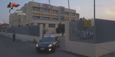 ‘Ndrangheta, a Isola Capo Rizzuto il «sistema Arena-Scerbo» per la guardiania mafiosa dei villaggi