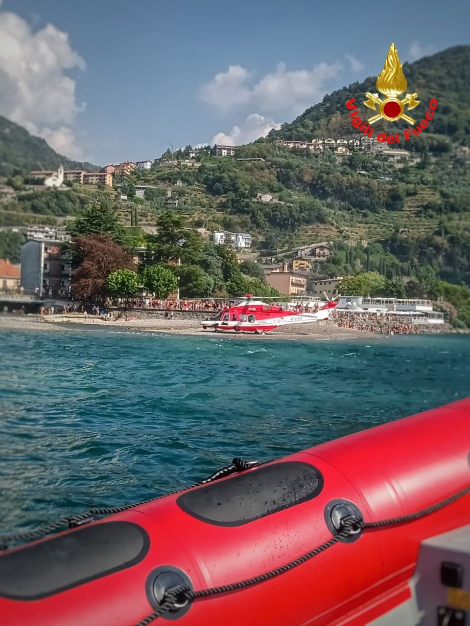 Si tuffa con un amico nel lago di Como e non risale: ricerche in corso