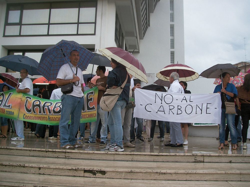 Centrale a Saline, monta la protesta