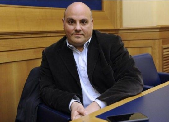 Stumpo e Broccolo capilista, Leu in rivolta