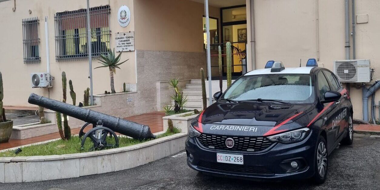 Isola Capo Rizzuto, calci e pugni ad un’anziana: 42enne arrestato per rapina e tentata estorsione