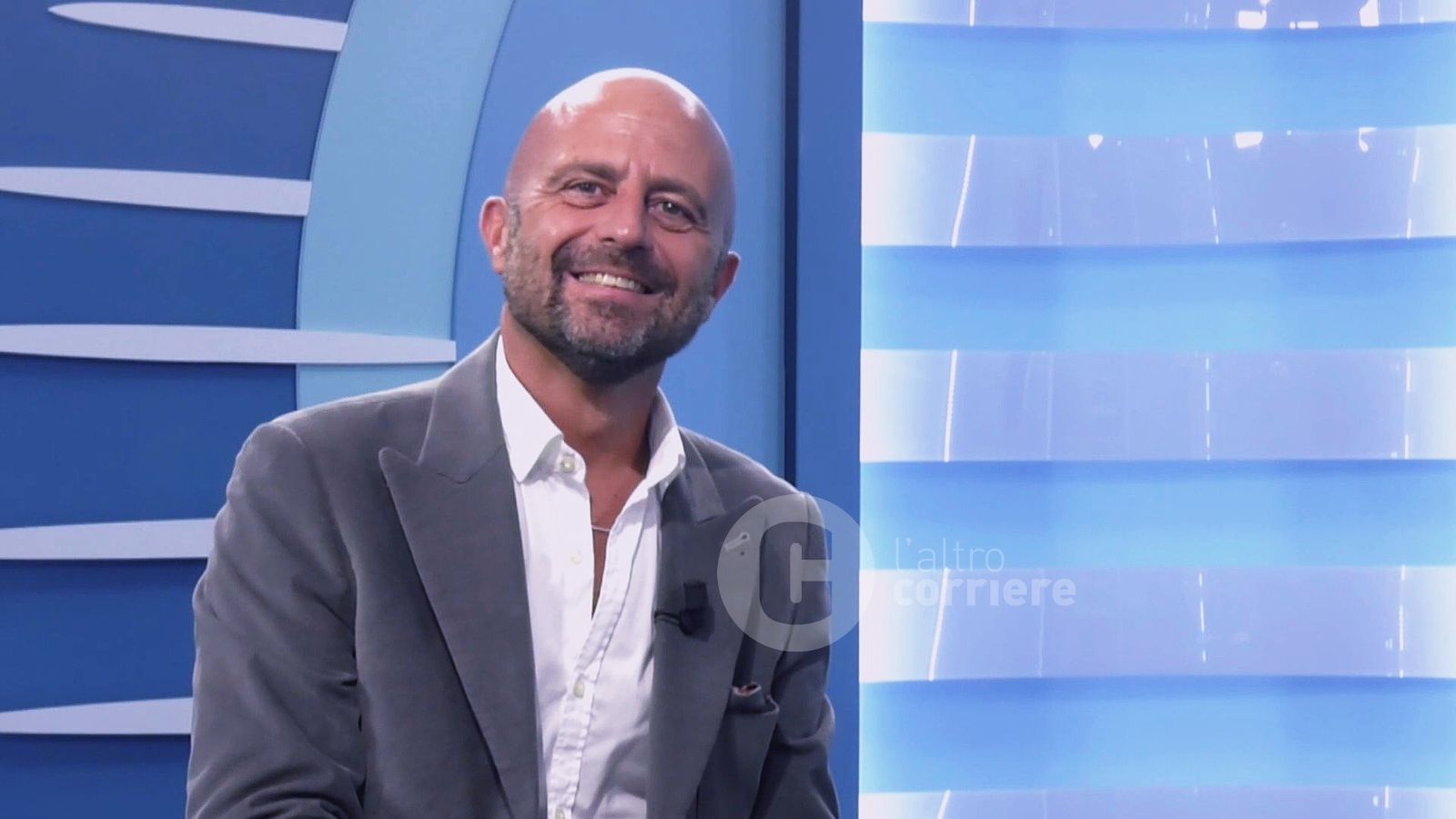 Abete gira l’Italia per raccontare il «senso di solitudine che oggi pervade molti giovani» – VIDEO