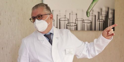 Il luminare calabrese Novelli racconta la rivoluzione della genomica nella cura dei tumori