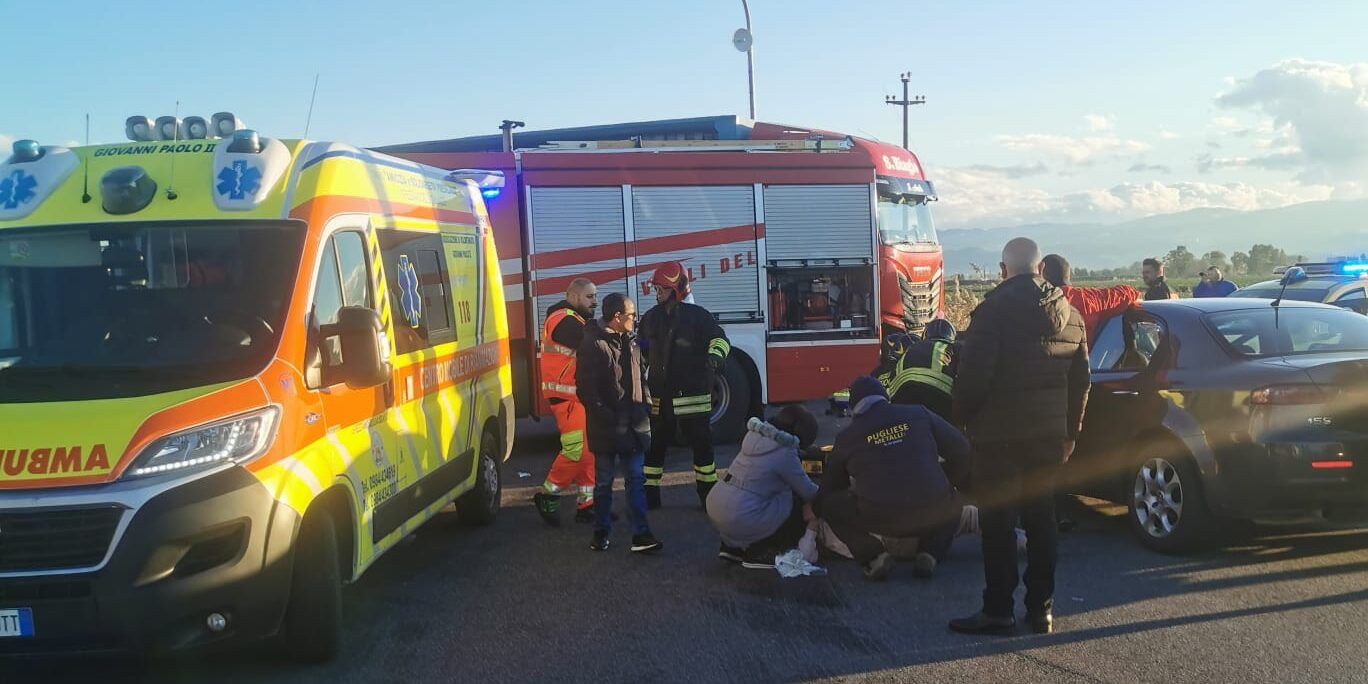 Tre feriti a Cassano allo Jonio in un incidente sulla statale “Jonica” – VIDEO