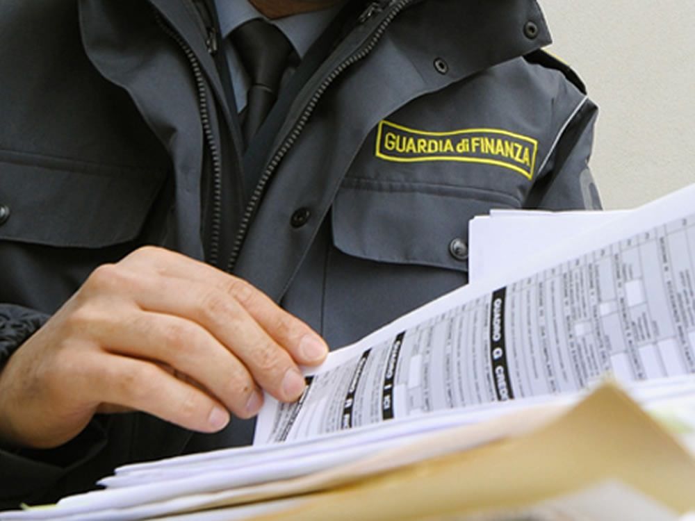 Fatture "creative" per evadere il fisco, imprenditori nei guai a Palmi