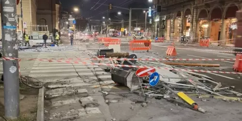 Guerriglia alla stazione di Bologna, devastazione e danni