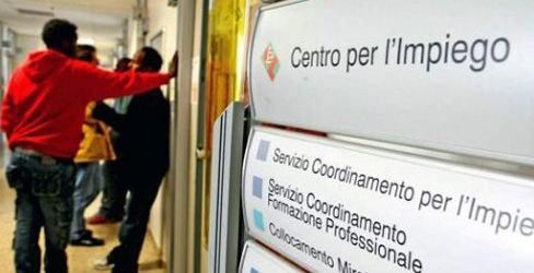 Paradosso a Reggio: chi orienta al lavoro non ha stipendio