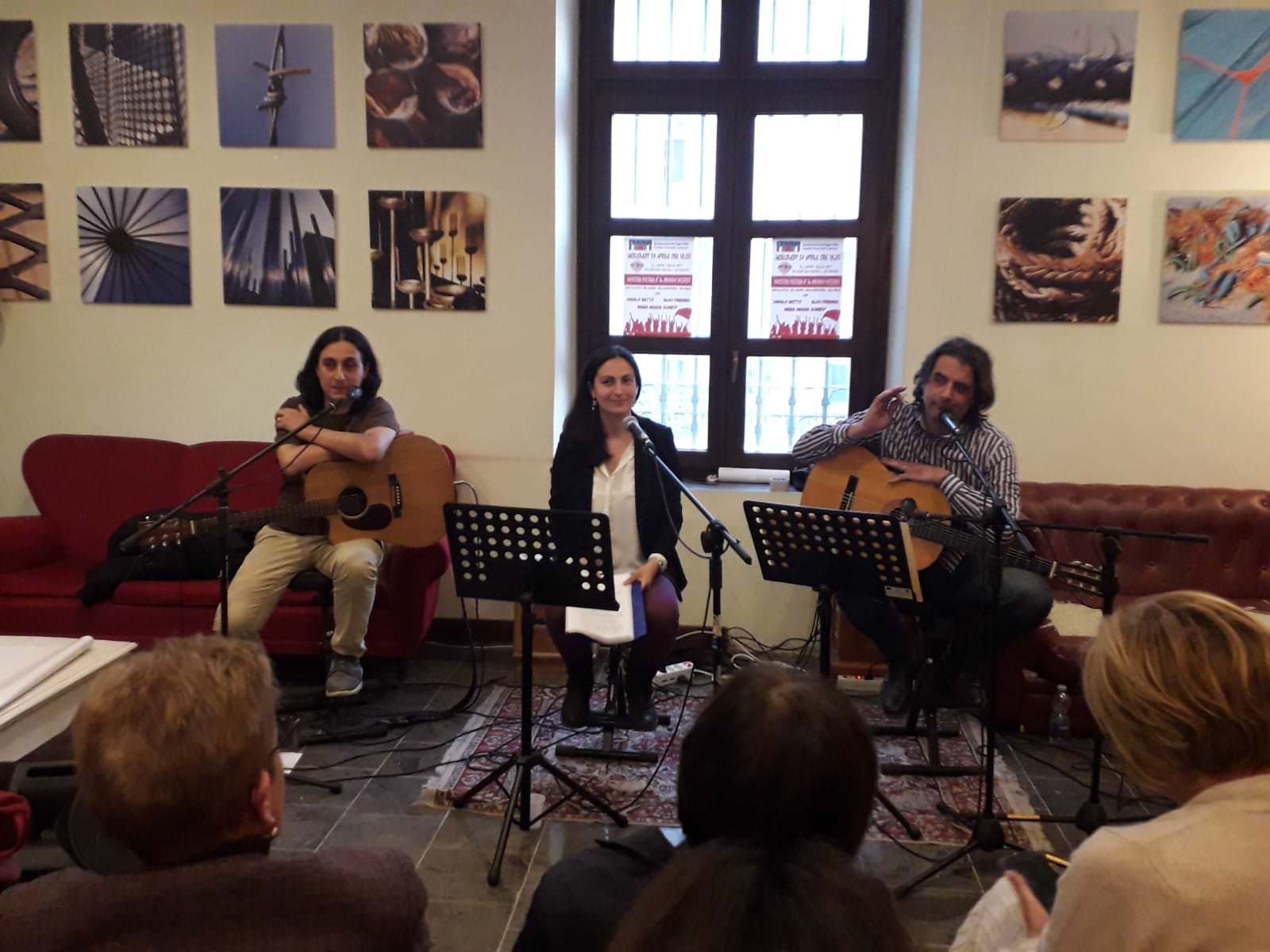 Catanzaro, l'Anpi festeggia il 25 aprile con l'abbraccio di Lucano