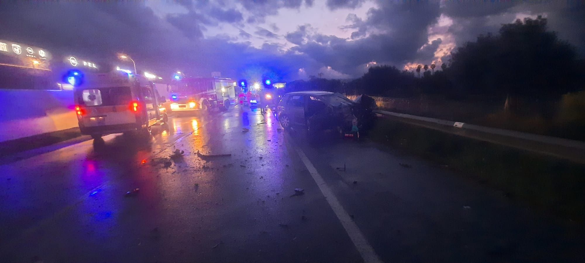 Ancora sangue sulla 106, incidente tra Marina di Gioiosa Jonica e Roccella: un morto e un ferito