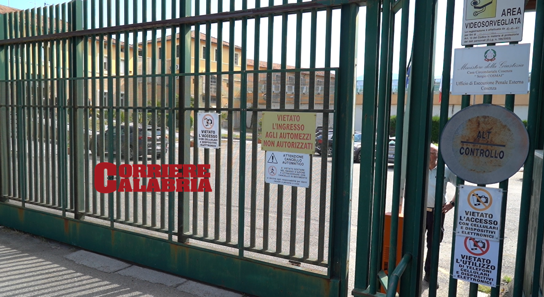 Plexiglass nel carcere di Cosenza, la Garante Russo: «Istituzioni alla ricerca di una soluzione»