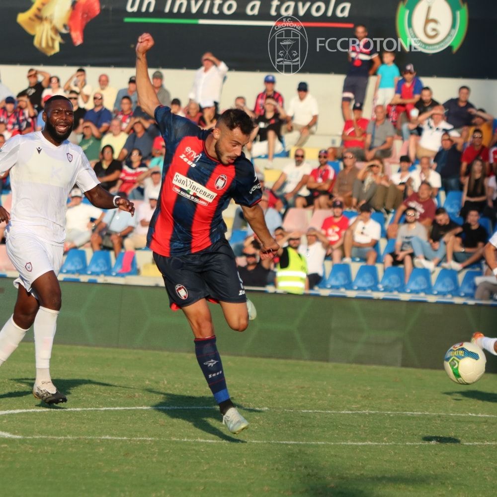 Serie C, poker di vittorie per il Crotone