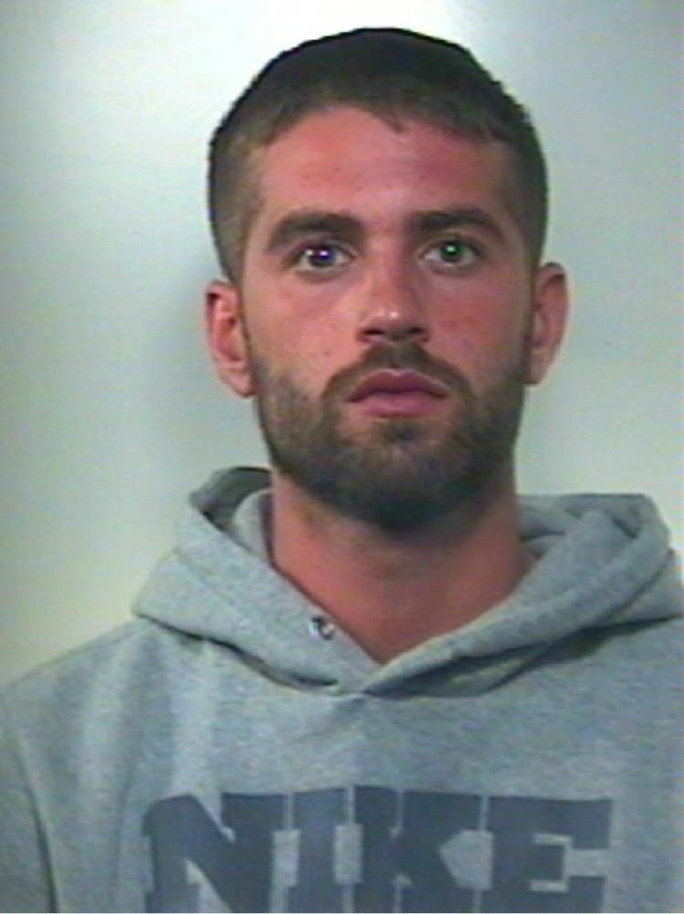 Laureana, stalker in manette Ha travolto il rivale con l`auto