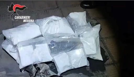 Dalla Calabria in Sicilia con 10 kg di cocaina: arrestato – VIDEO