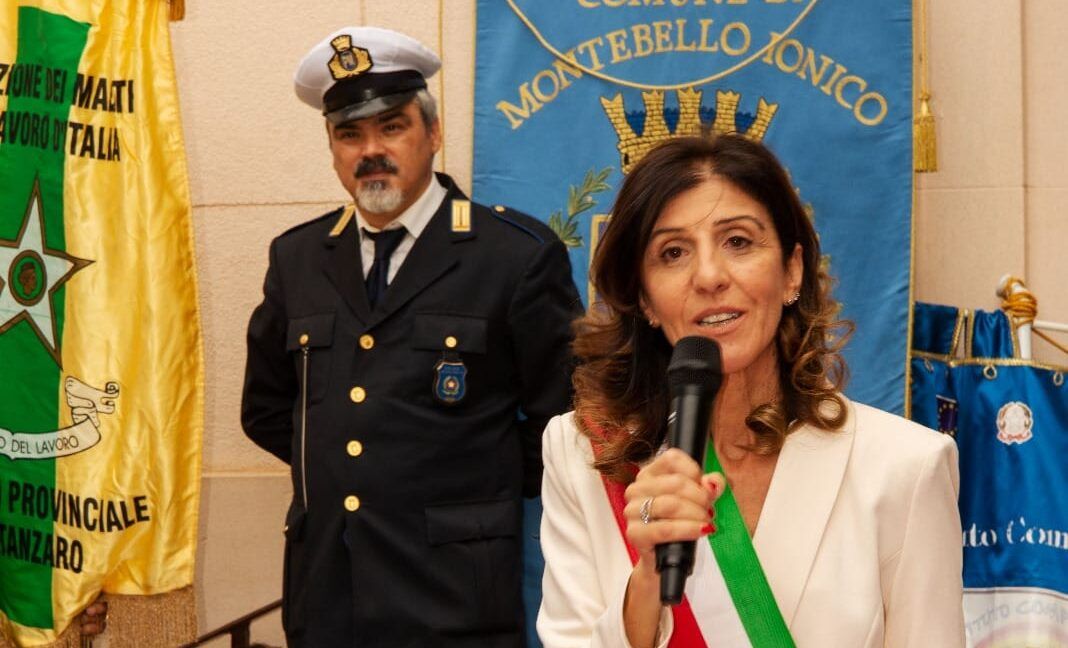 Incendiati i mezzi di una ditta a Montebello, il sindaco: «Un vile attentato»