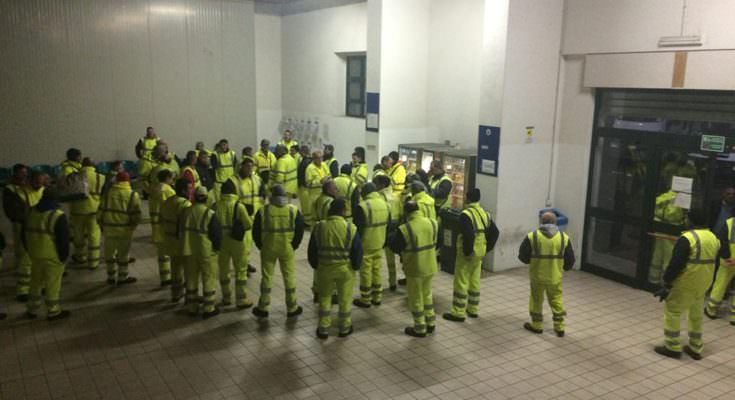 «Dipendenti pagati al 50%, Ecologia Oggi chiarisca»