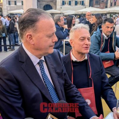 La Calabria del vino “conquista” piazza dei Signori. «Siamo a Verona o a Sibari?»