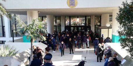 Reggio, mix nella somministrazione dei vaccini. «Sono arrivate le scuse dell’Asp»