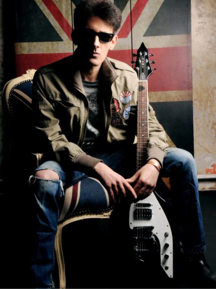 Robert Caruso presenta "Revelation"