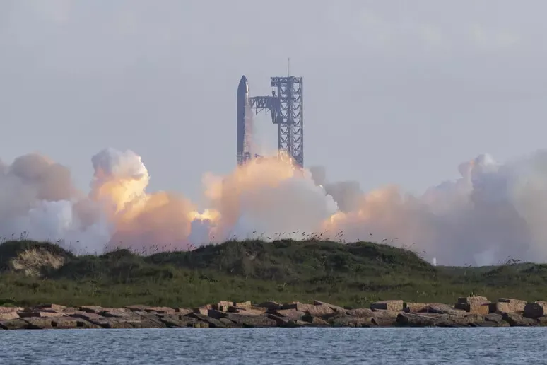 Rinviato a 40 secondi dal lancio il test della nuova Starship di Musk