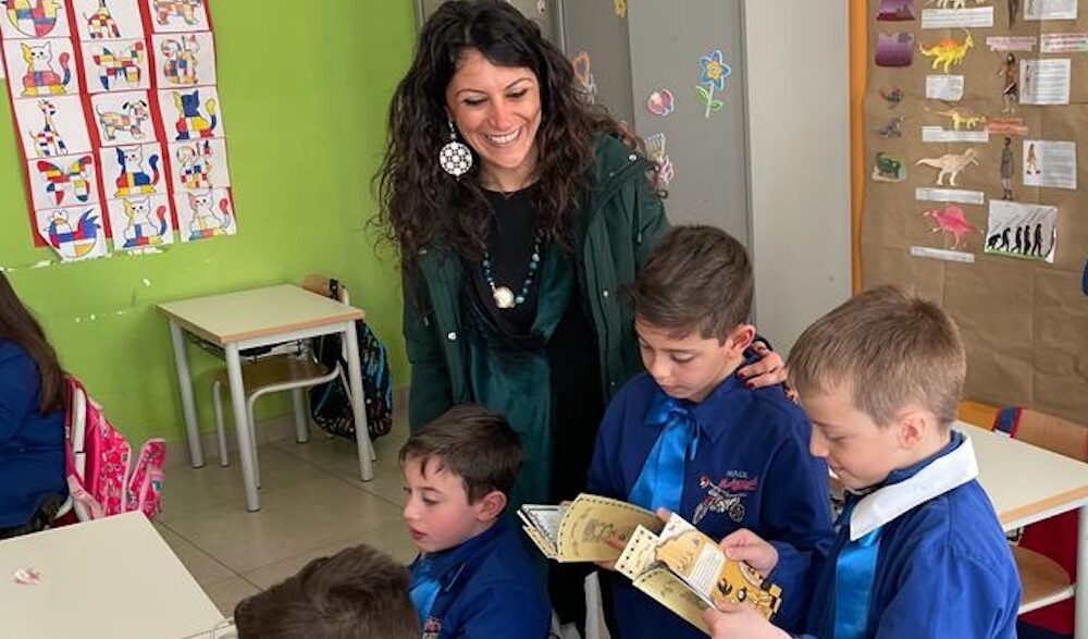 Volume sulla storia di Gioacchino da Fiore per i piccoli studenti, Succurro: «Siate orgogliosi delle vostre origini»