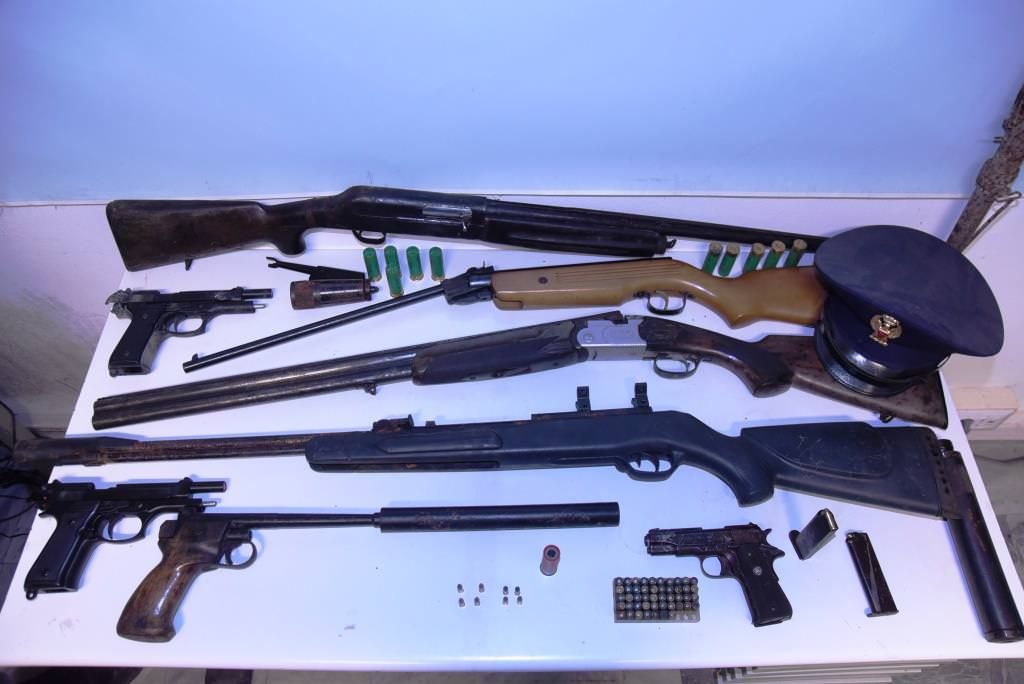 Detenzione di armi e spaccio, due arresti nel Reggino