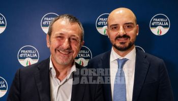 Caruso eletto presidente provinciale di FdI a Cosenza. Delmastro su Vannacci: «Non abbiamo bisogno di altre risorse»