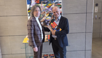 Il Thotel Lamezia e l’artista Mimmo Legato presentano il progetto “L’Arte di Accogliere”