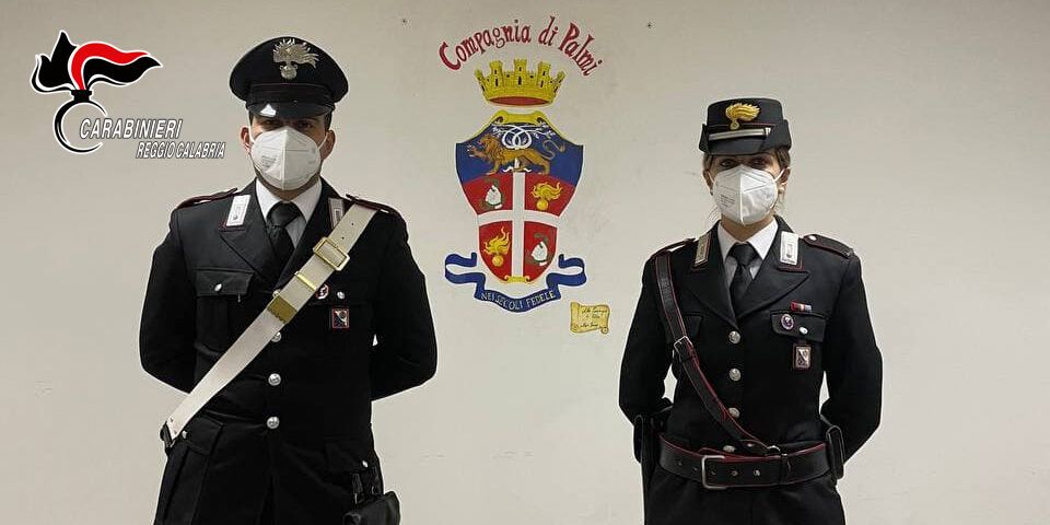 Palmi, arrestato 52enne in possesso di due pistole