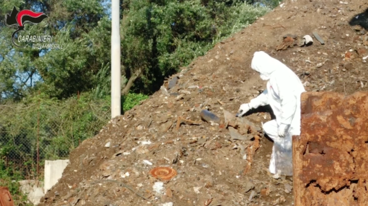 Rifiuti interrati, terreni avvelenati e la paura di Delfino. «Mi mandano all’ergastolo»