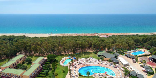 Un summit tra Grande Aracri, Mannolo e Zoffreo per spartirsi il resort di Cutro