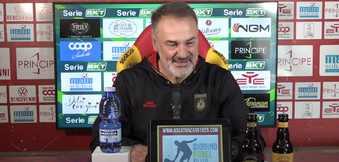 Vivarini lascia il Catanzaro, risoluzione consensuale dopo un accordo tra Noto e Stirpe del Frosinone