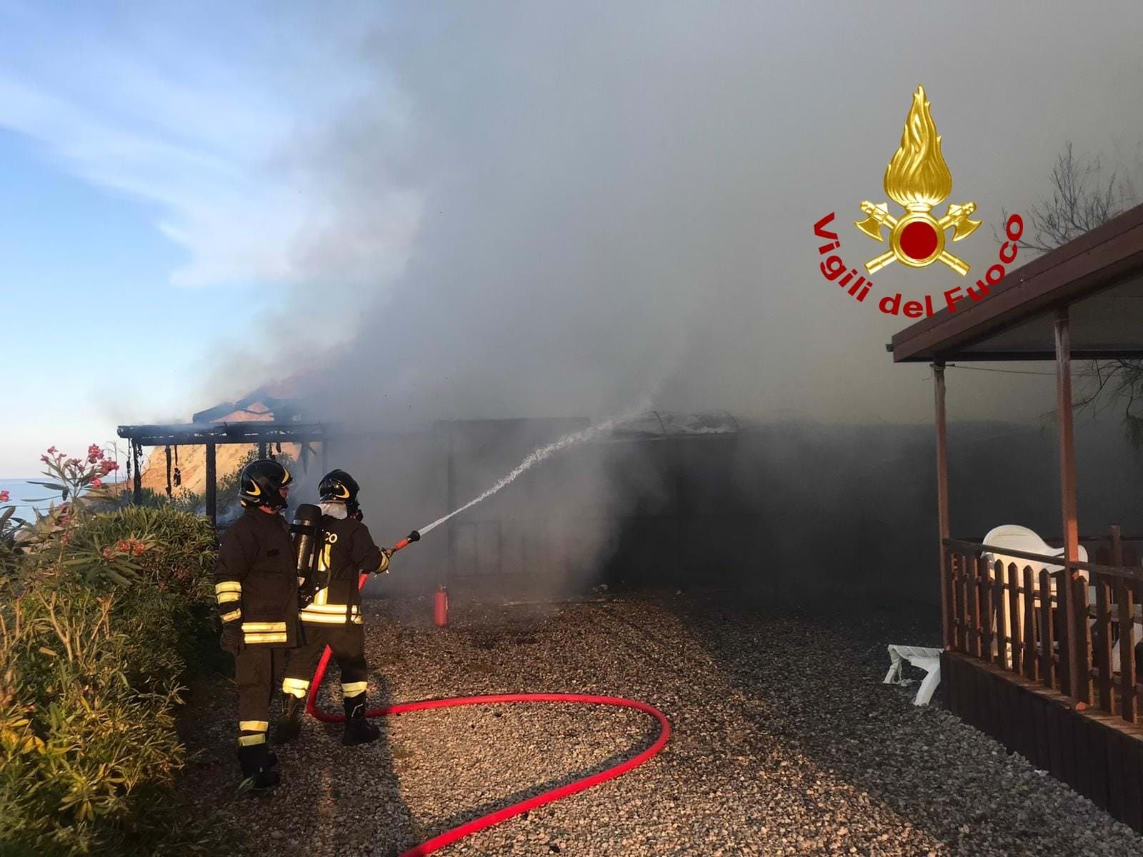 Paura a Crotone, esplosione in un lido. Nessun ferito