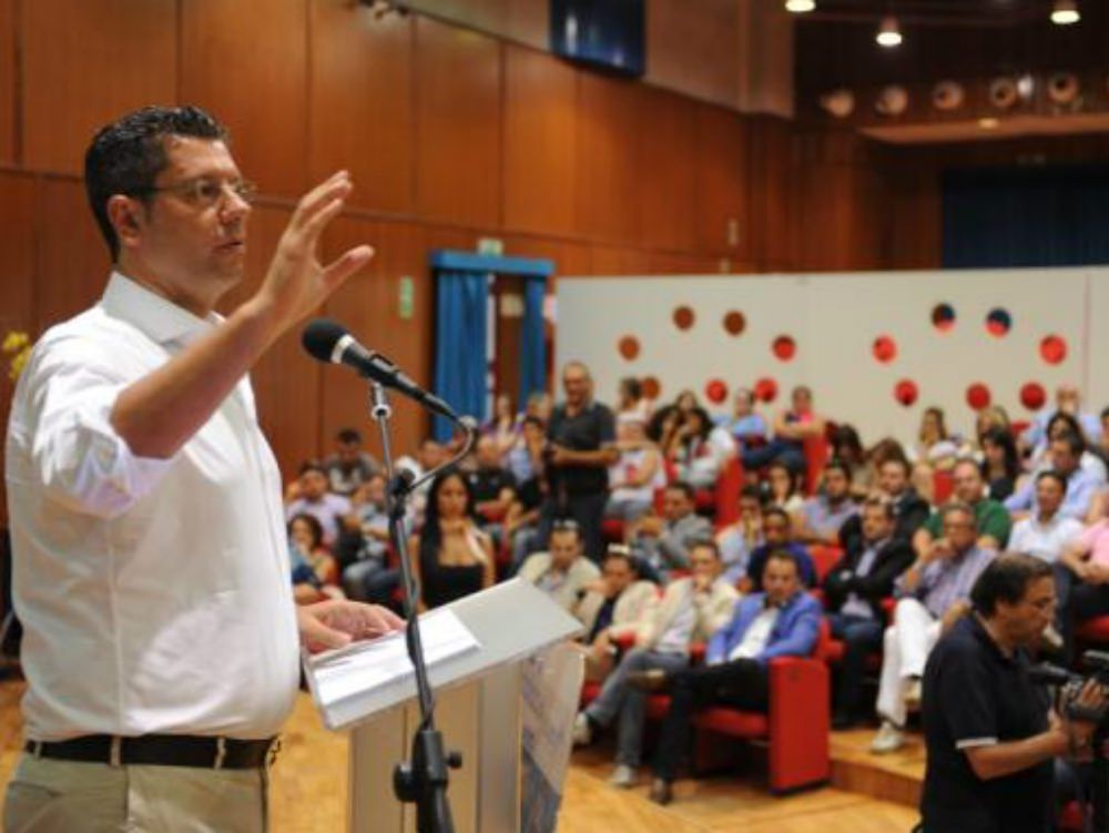 Scopelliti si congratula con i senatori scissionisti