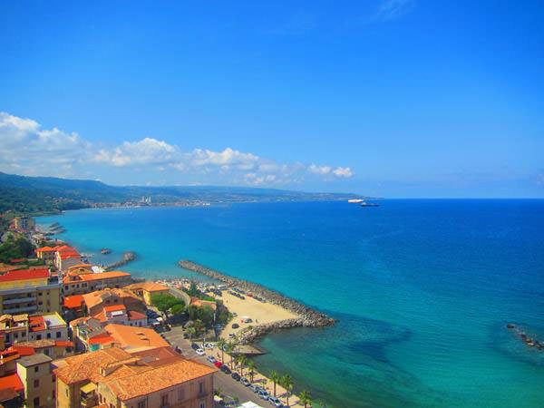 Pizzo Calabro, ritorna balneabile il punto Malfarà