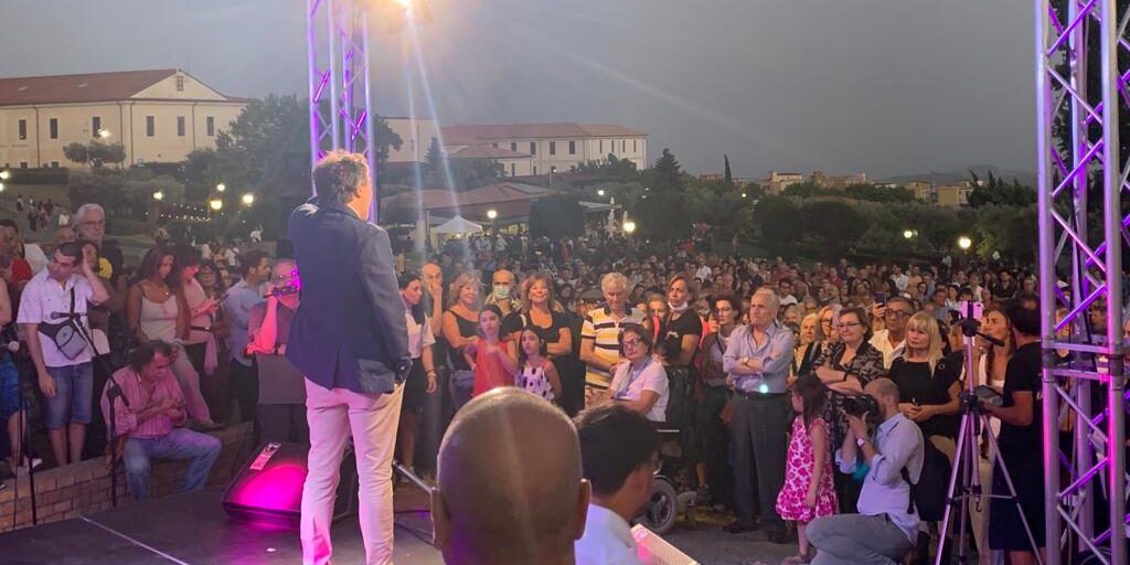 Catanzaro, Fiorita: «Da Donato e Mancuso segnali di responsabilità». E festeggia il trionfo al Parco –  FOTO