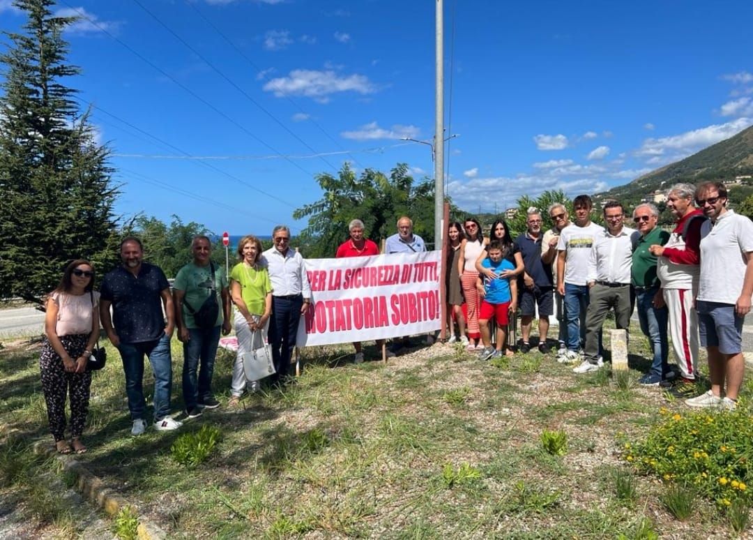 Nuova rotatoria a San Lucido, Bruno Bossio: «Giusta la mobilitazione»