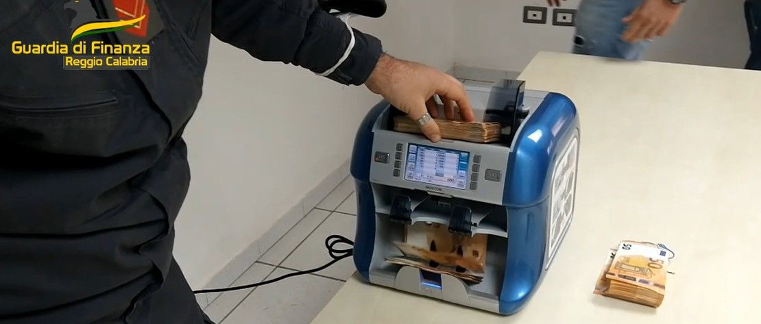 Reggio Calabria, non versa le ritenute fiscali. Sequestrati 1,4 milioni di euro – VIDEO