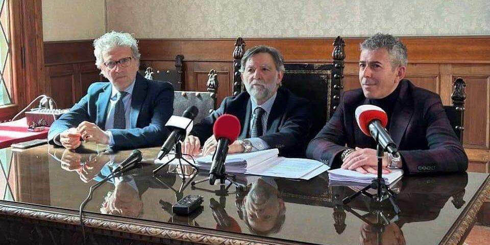 Catanzaro, Azione: «Basta con questa reiterata mancanza di trasparenza»