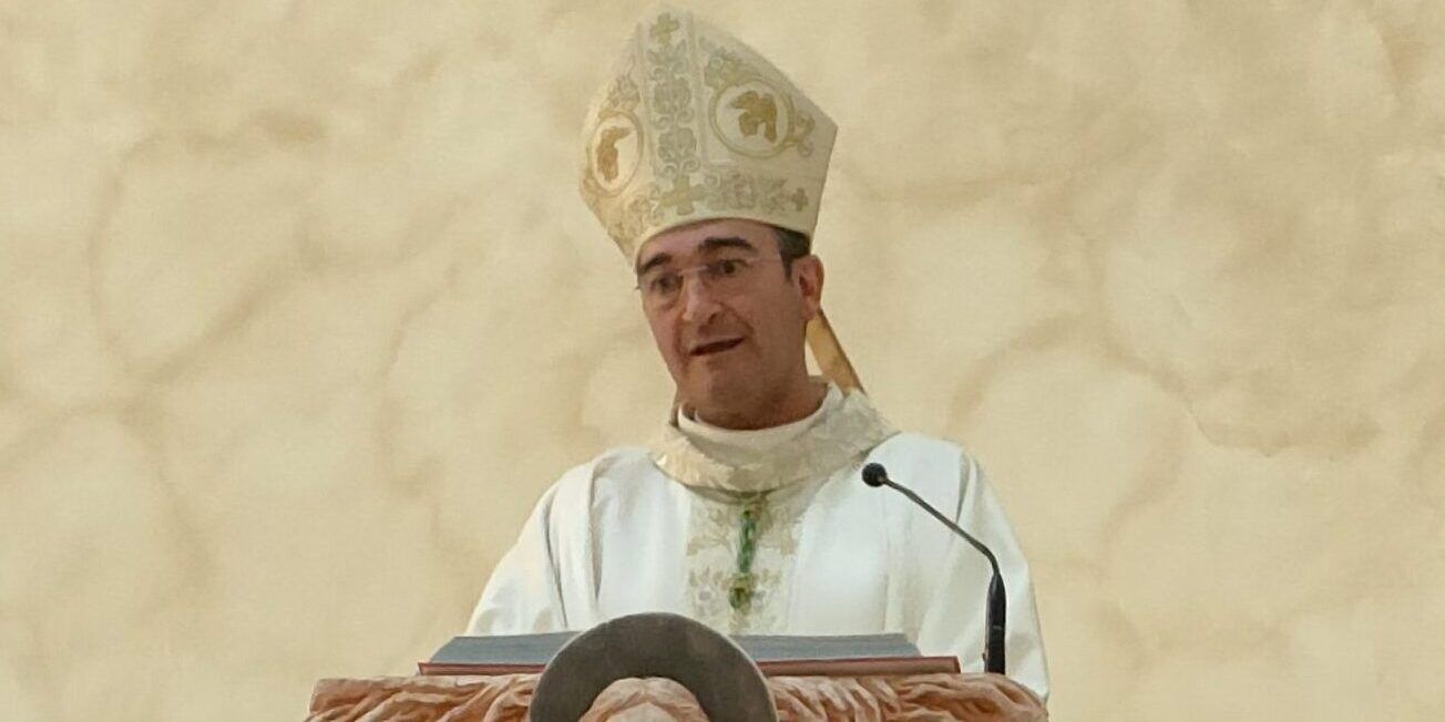 Monsignor Parisi: «Il link giusto per la scuola e la vita? Quello tra cervello, cuore, occhi e mani»