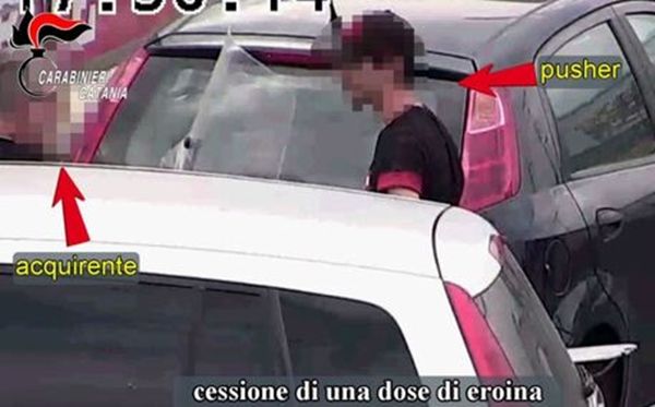 La droga “in sconto” venduta nel Catanese. Blitz anche a Cosenza
