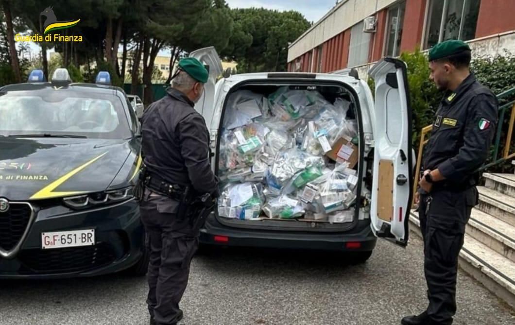 Trasporto senza requisiti di sicurezza, sequestrati a Falerna oltre 52 mila medicinali