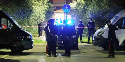 Parte colpo fucile: padre uccide figlia 15enne