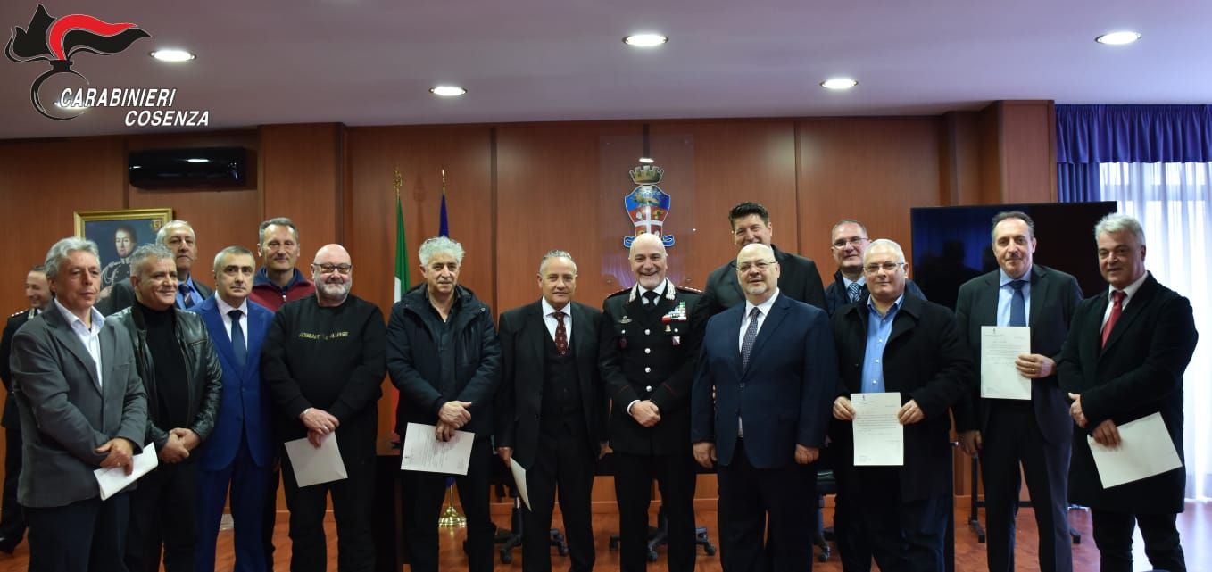 Carabinieri, a Cosenza consegnate le medaglie commemorative al personale posto in congedo