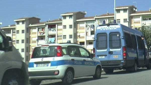 Furto di energia elettrica e acqua, blitz nel quartiere Arghillà di Reggio: 6 arresti