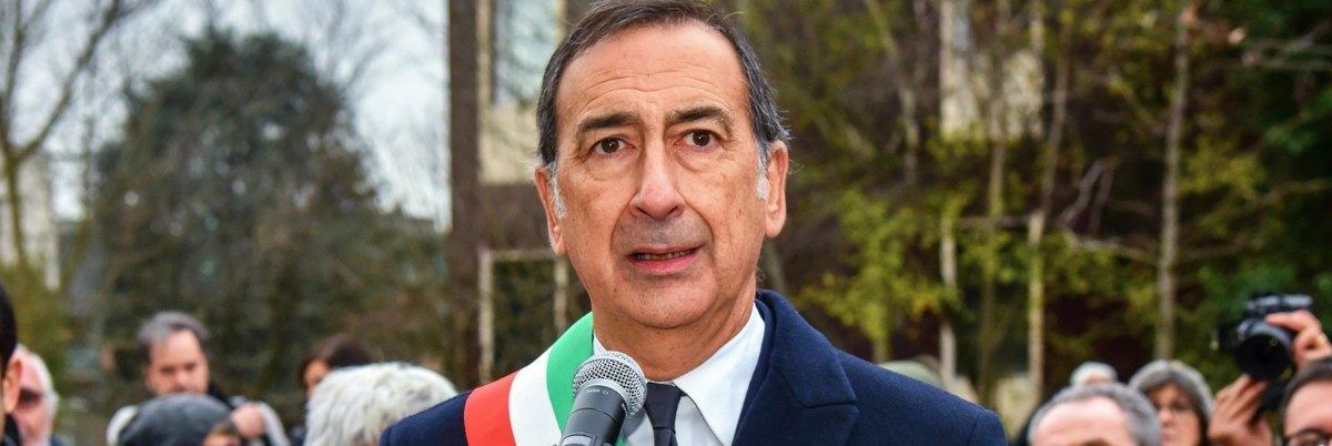 I 5 Stelle non difendono Sala: «Dovrebbe dimettersi»