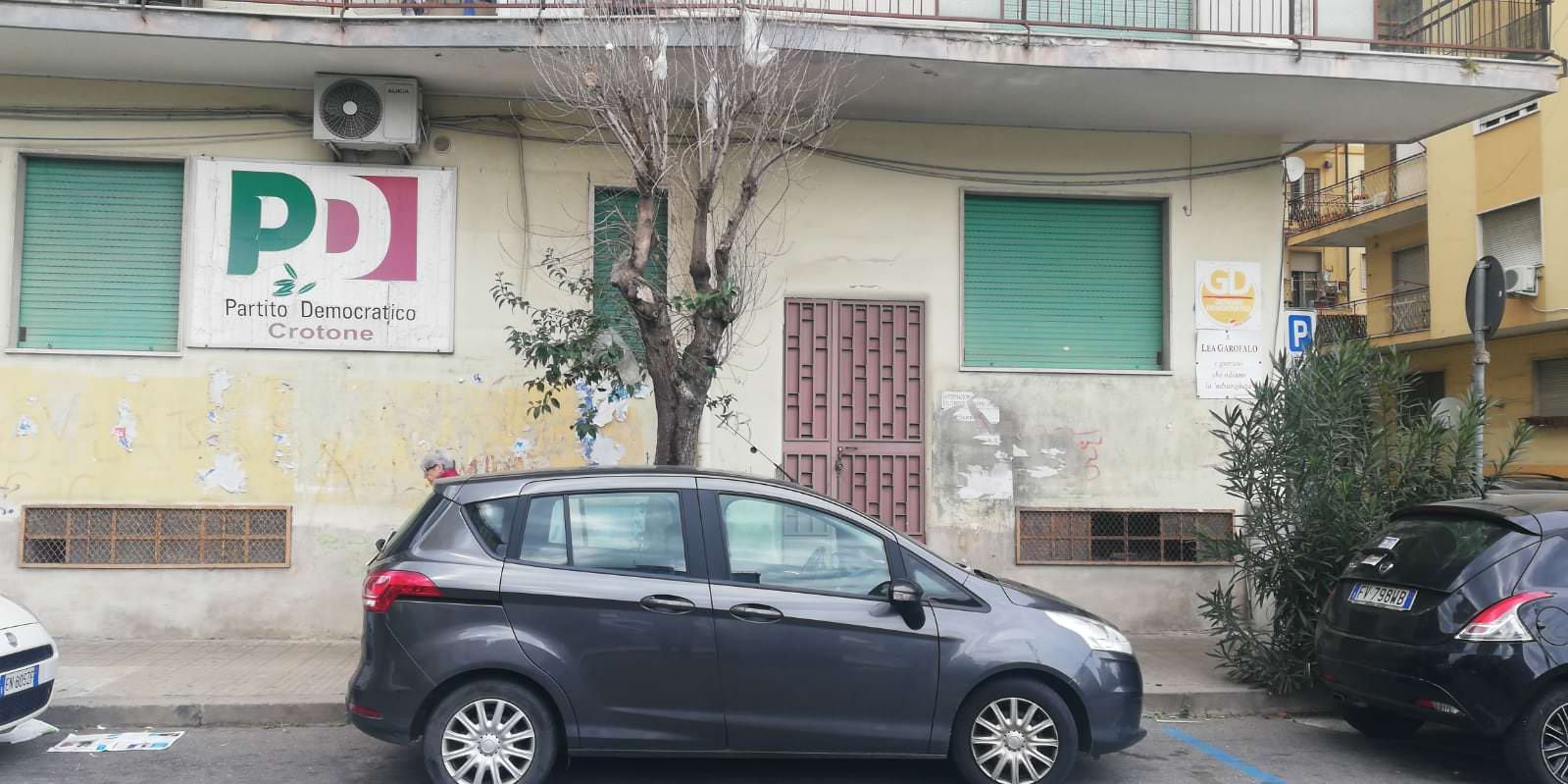Crotone, furto nella sede del Pd: indagano i carabinieri