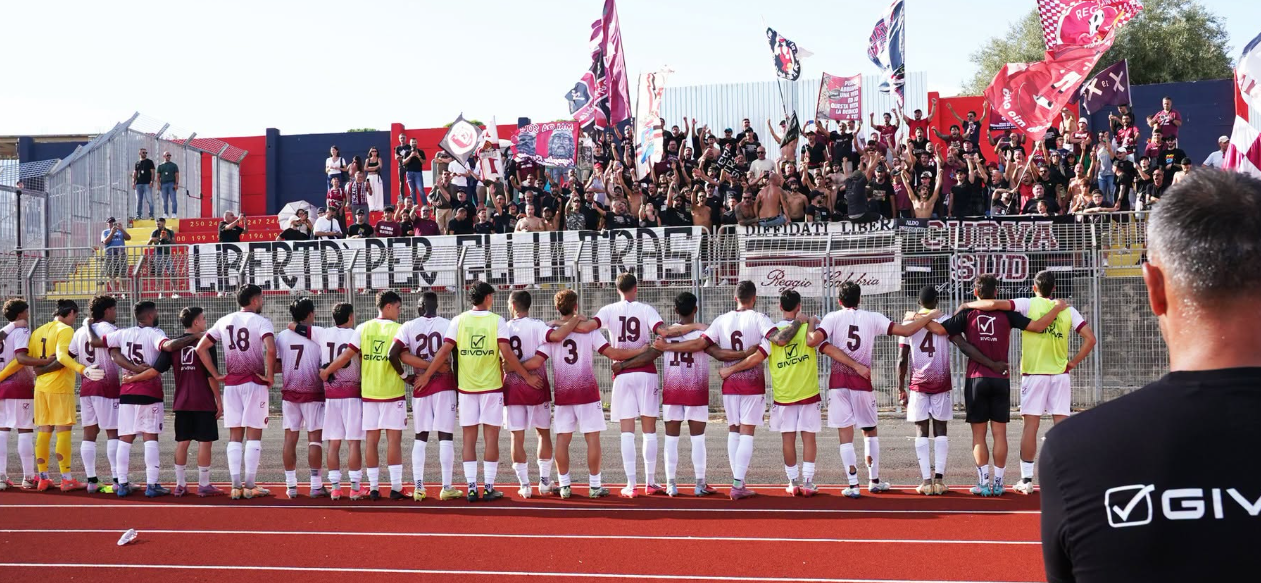 Reggina, subito vetta e 3.593 abbonati. Ma è tutto il calcio calabrese ad essere partito forte