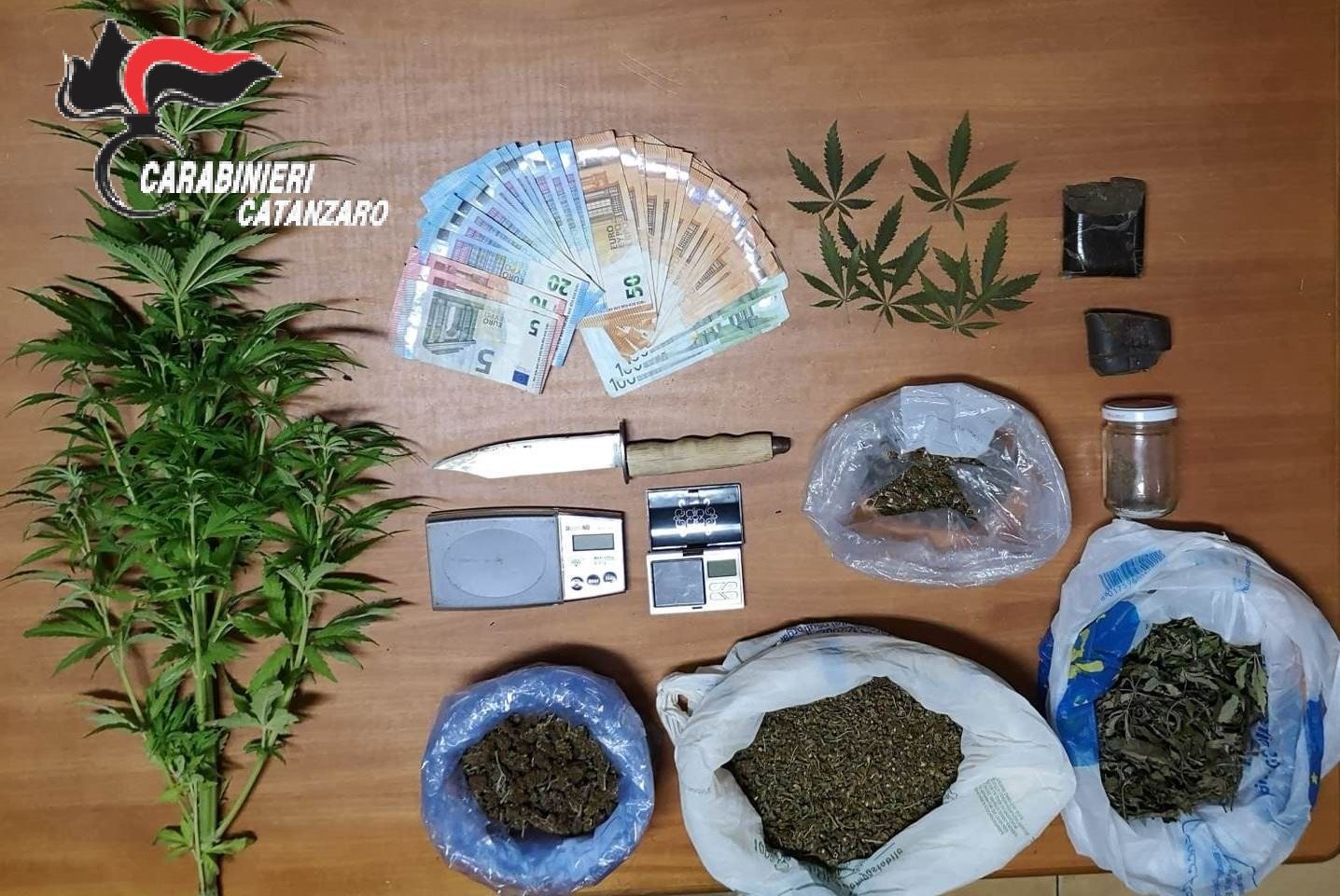 In casa con 600 grammi di droga nel Catanzarese, ai domiciliari 32enne